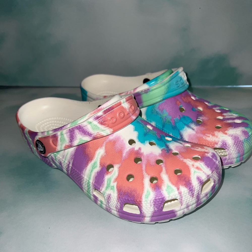 CROCS - Tie dye
